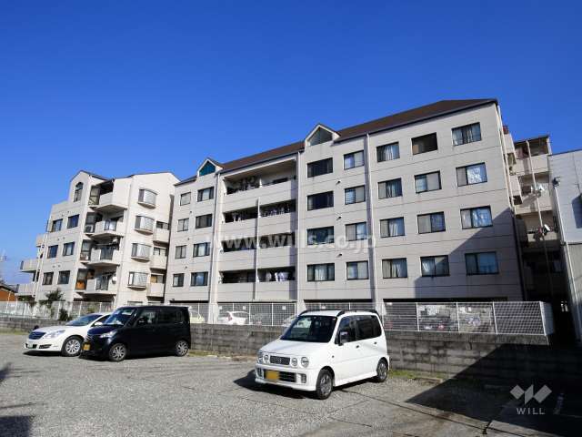 セザール園田の外観（南西から）