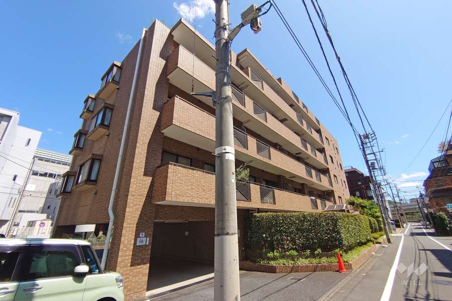 マンションアクロス代々木の外観（北西側から）