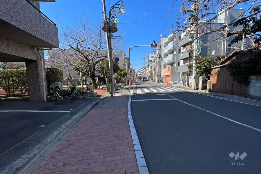 敷地北東側の前面道路
