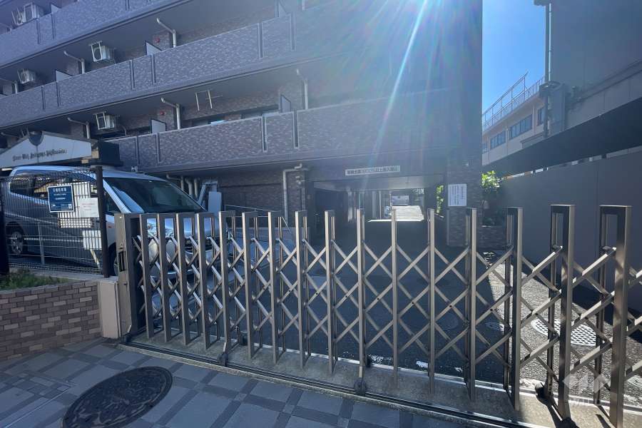 駐車場の出入り口・敷地内駐車場（屋外平面式）