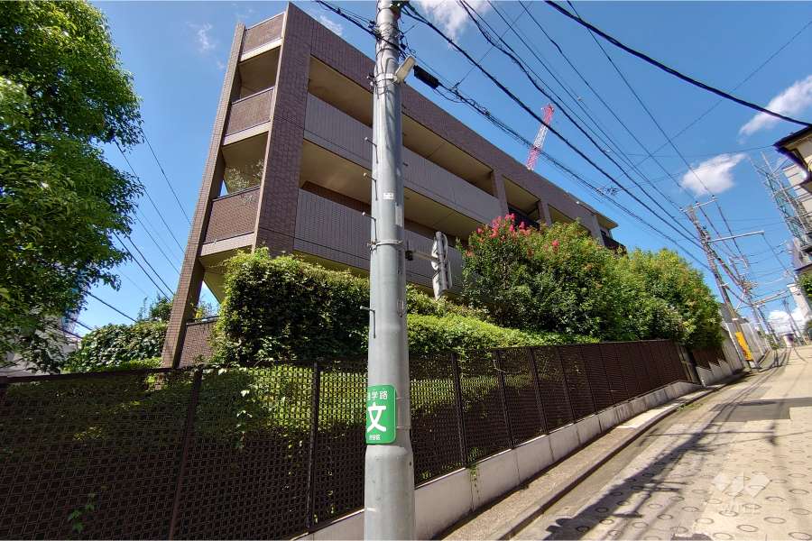 ライオンズヒルズ参宮橋の外観（南東側から）