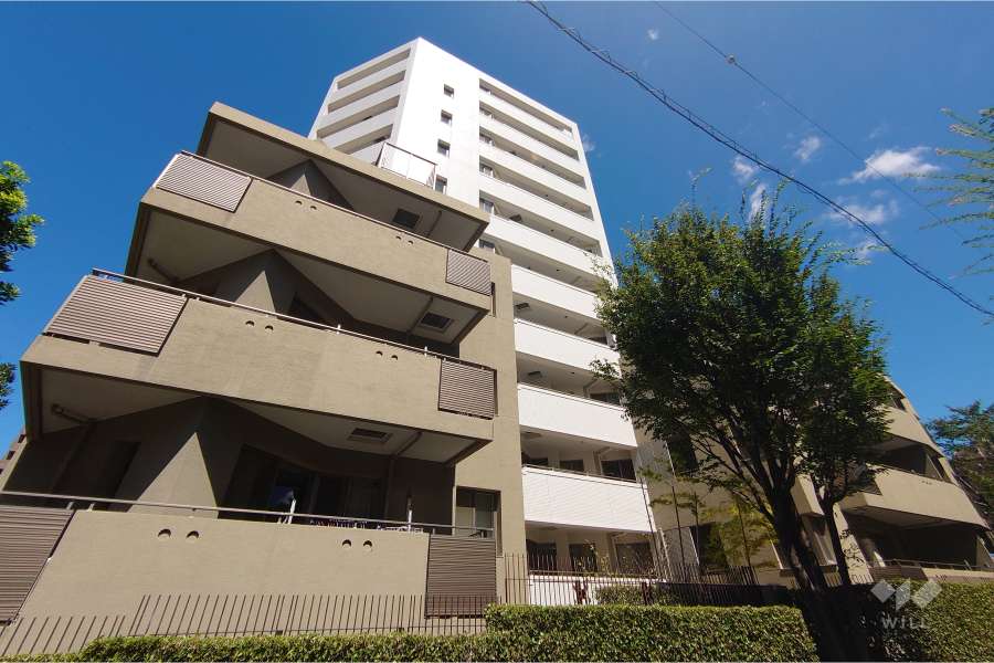 ライオンズプラザ初台グランフォートの外観（南西側から）