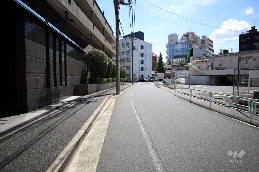 敷地北西側の前面道路