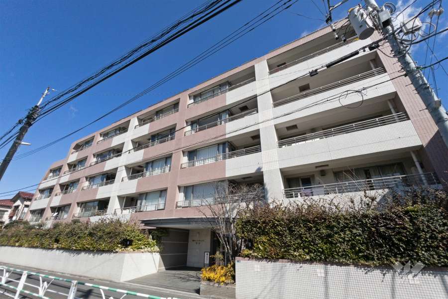 藤和シティホームズ初台の外観（南側から）