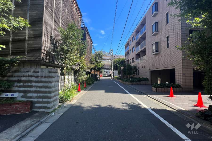 敷地北西側の前面道路