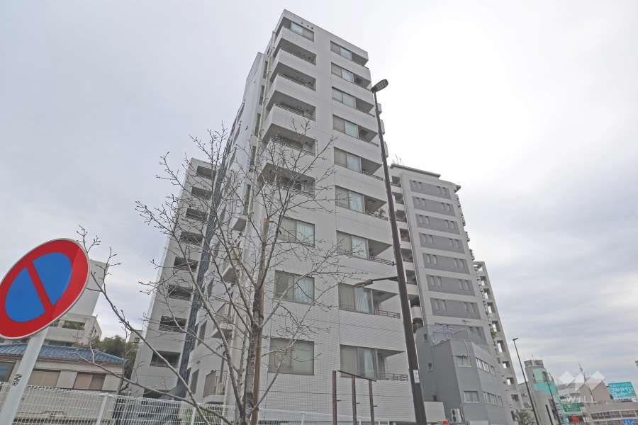 グランドメゾン代々木公園の外観（南西側から）