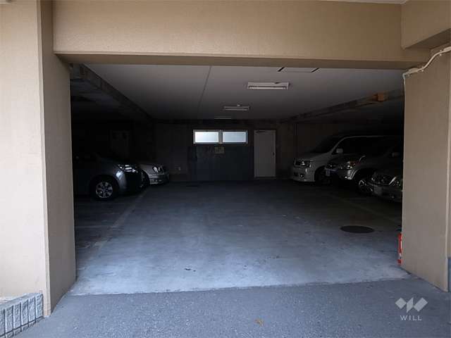 敷地内駐車場（屋内平面式）