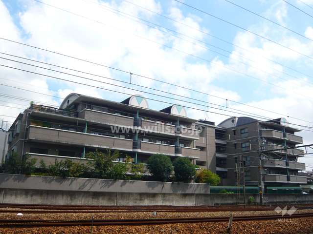 エテルノ・ディモーラ宝塚の外観（南西側から）