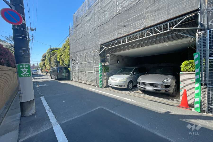 敷地東側の前面道路