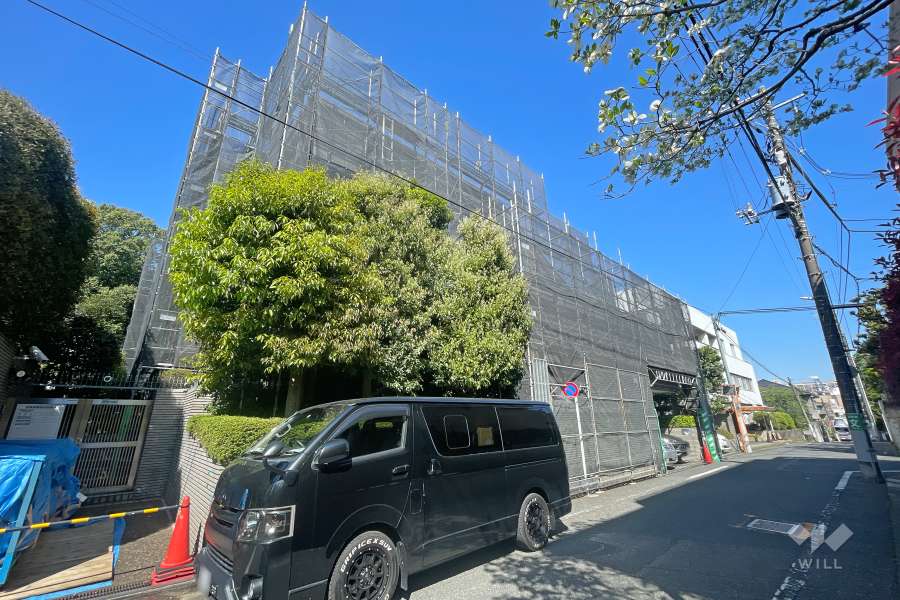 西原パークマンションの外観（南東側から)※2023年7月現在、大規模修繕工事中