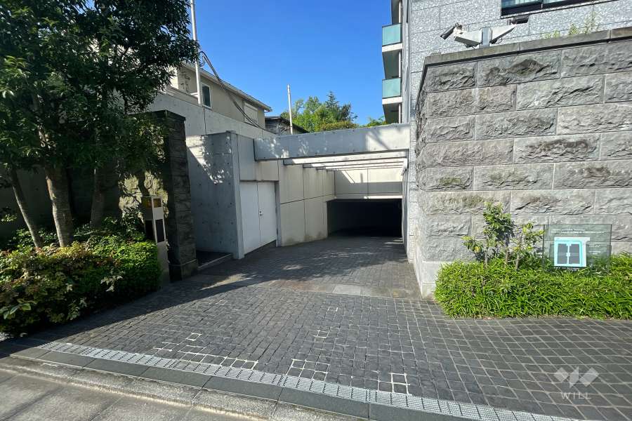 駐車場の出入り口