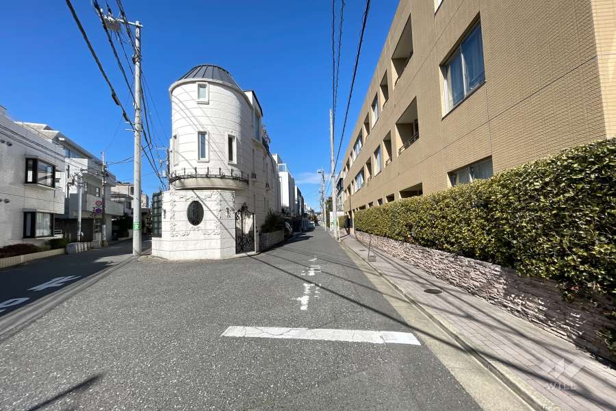 敷地南西側の前面道路
