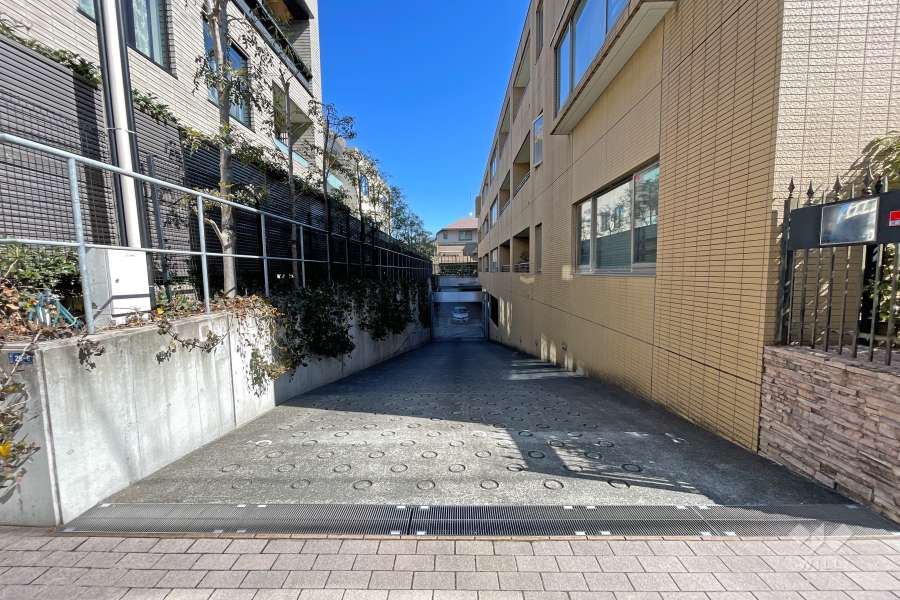 駐車場の出入り口
