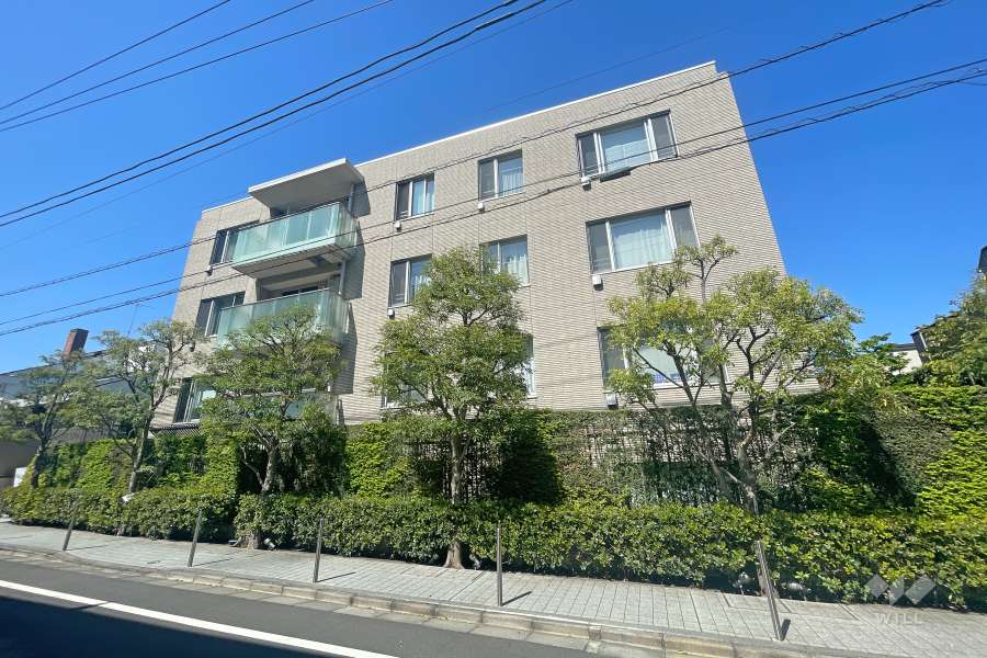 ディアナコート上原の外観（南東側から）