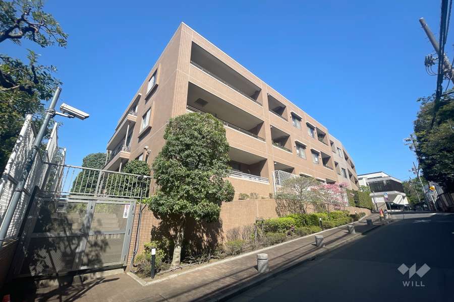 パークハウス代々木上原の外観（南西側から）