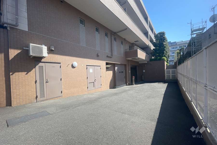 駐車場の出入り口