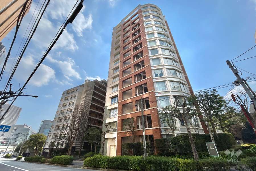 パーク・コート恵比寿ヒルトップレジデンスの外観（東側から）