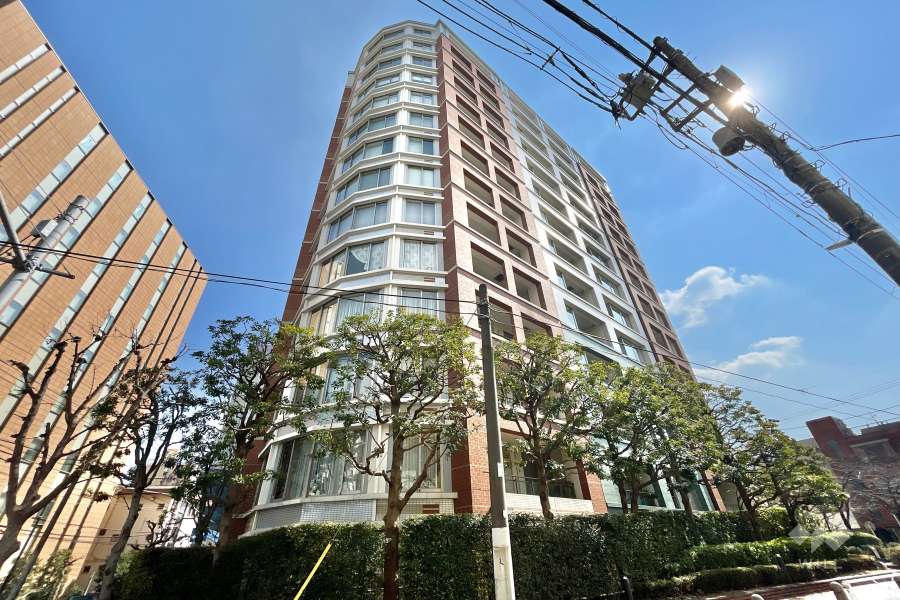 パーク・コート恵比寿ヒルトップレジデンスの外観（西側から）