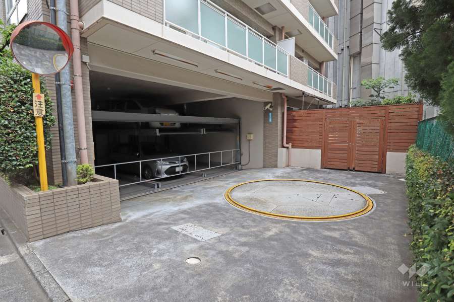 敷地内駐車場（屋内機械式）