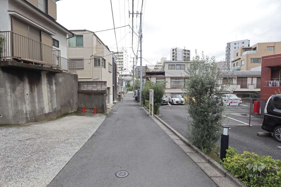 敷地北西側の前面道路