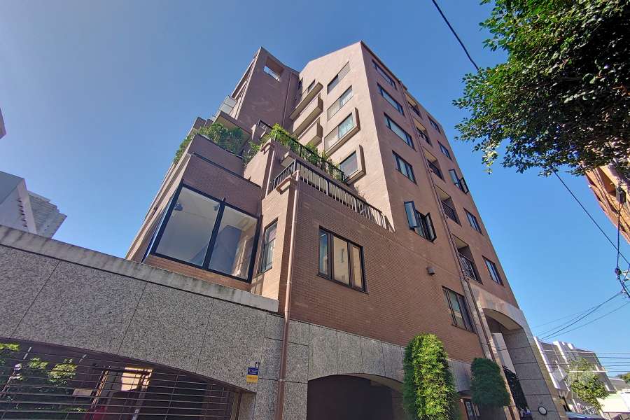 ウィスティリアコート代官山の外観（北東側から）