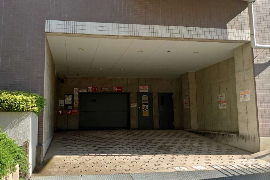 敷地内駐車場（屋内機械式）