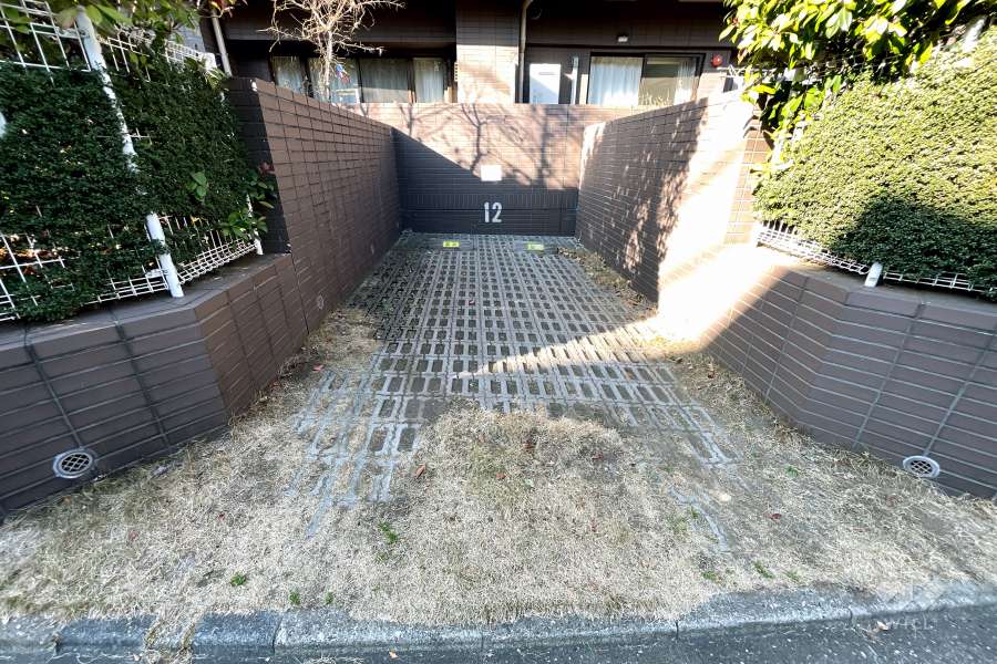 敷地内駐車場（屋外平面式）
