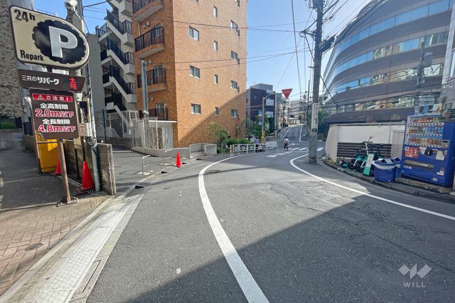 敷地北西側の前面道路