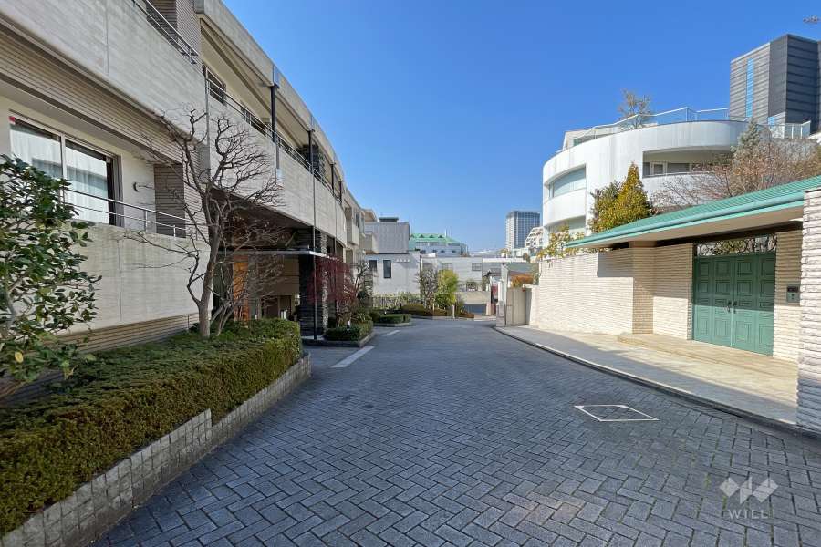 敷地北西側の前面道路