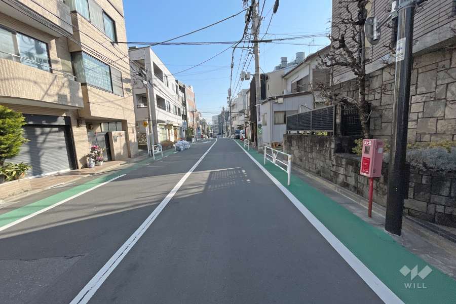 敷地北側の前面道路