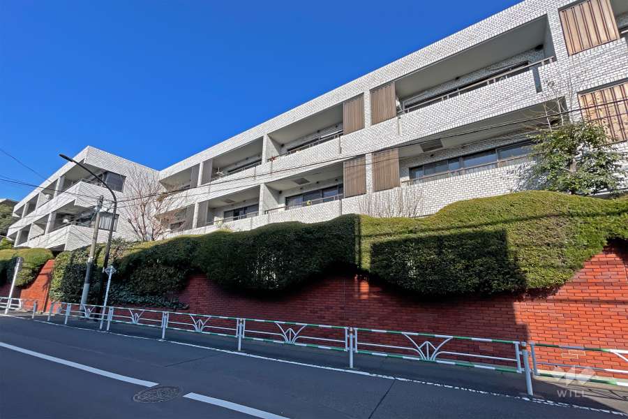 ライオンズマンション鉢山の外観（東側から）