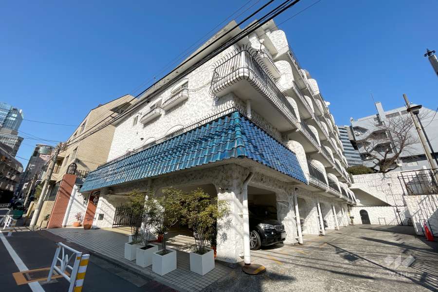 秀和桜丘レジデンスの外観(南西側から）