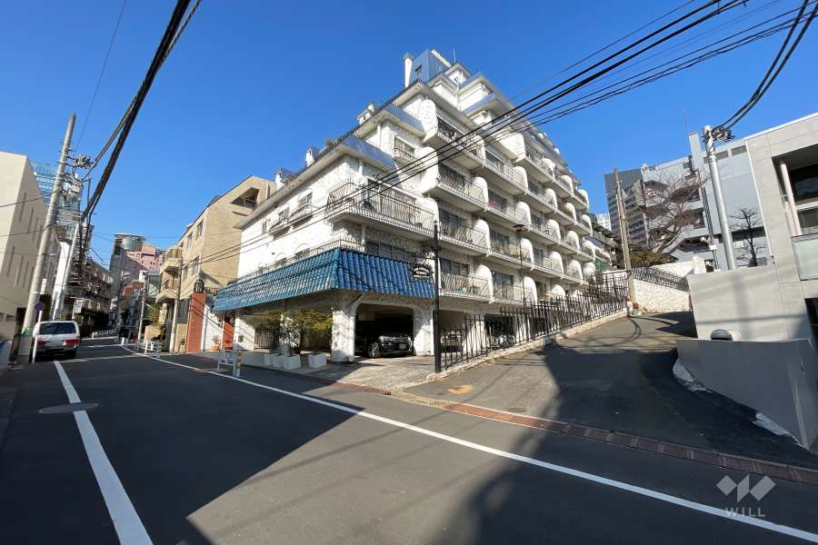 秀和桜丘レジデンスの外観(南西側から）
