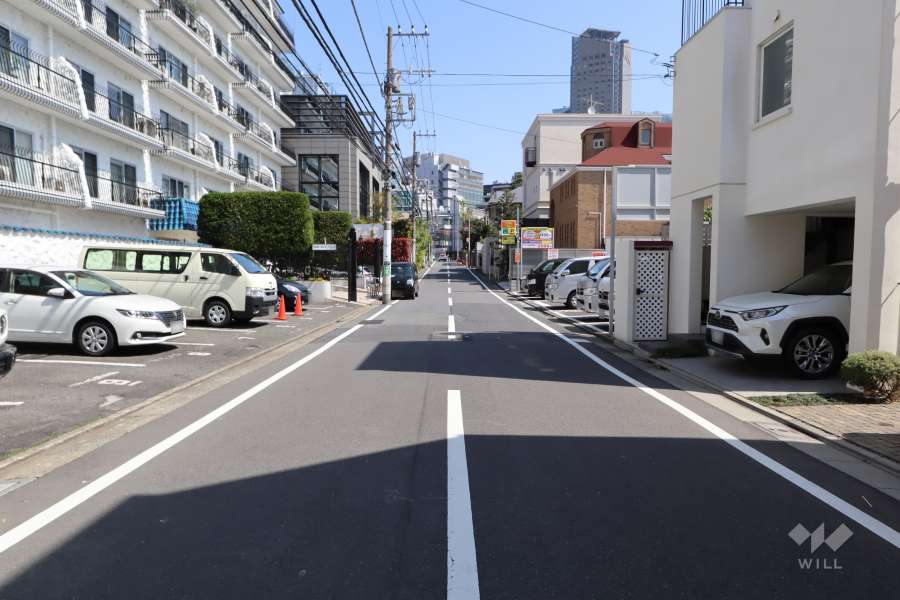 敷地南東側の前面道路
