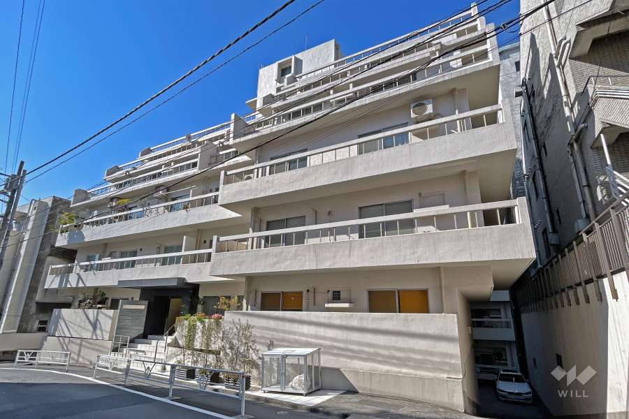 渋谷アジアマンションの外観（東側から）