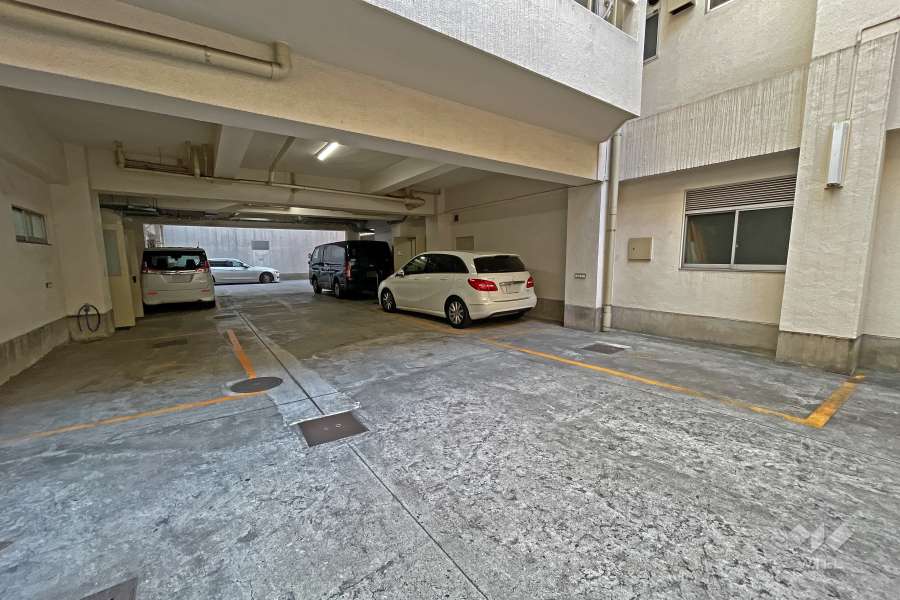 敷地内駐車場（屋内平面式）