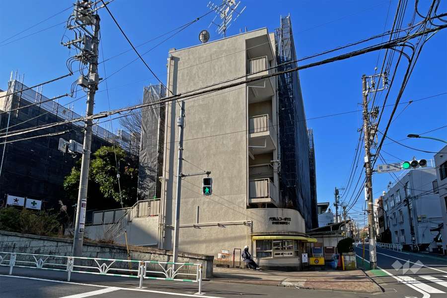 代官山コーポラス1号棟の外観（北東側から）