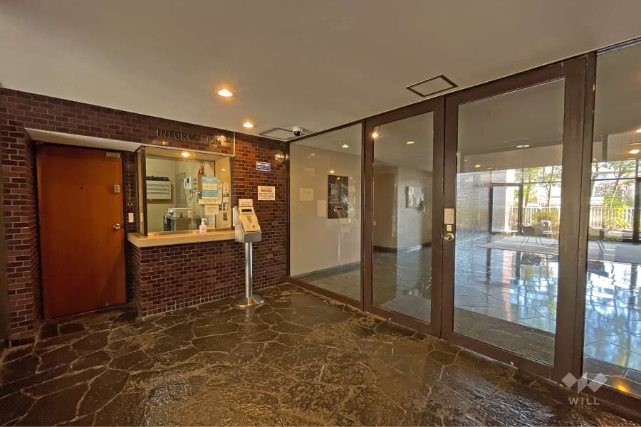 エントランスホール