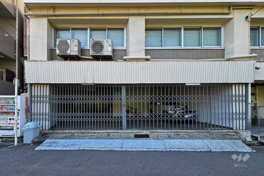 駐車場の出入り口・敷地内駐車場（屋内平面式）