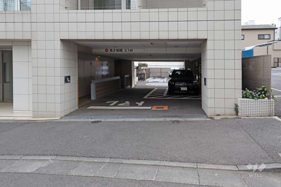 駐車場出入り口