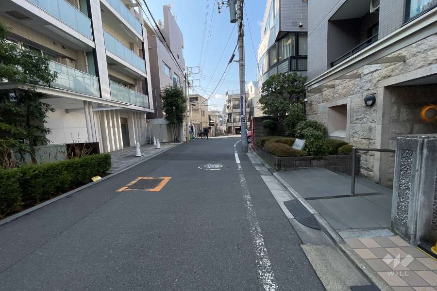 敷地南西側の前面道路