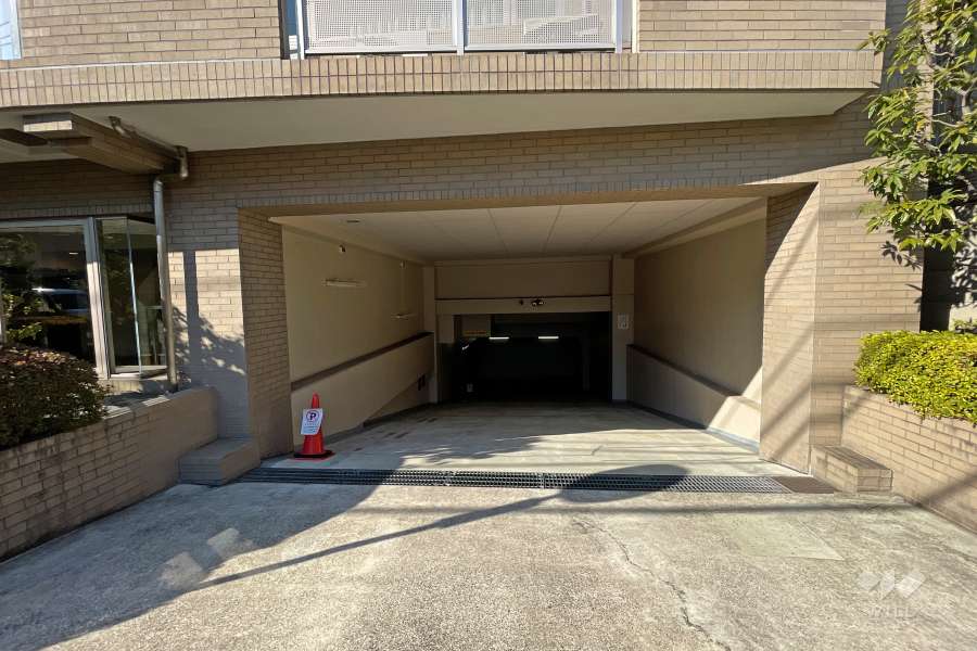 駐車場の出入り口