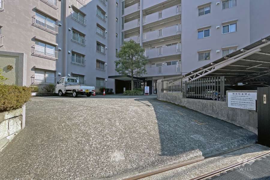 敷地の入り口