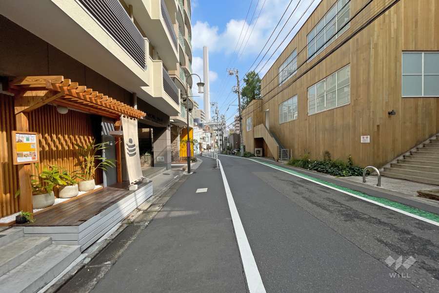 敷地東側の前面道路