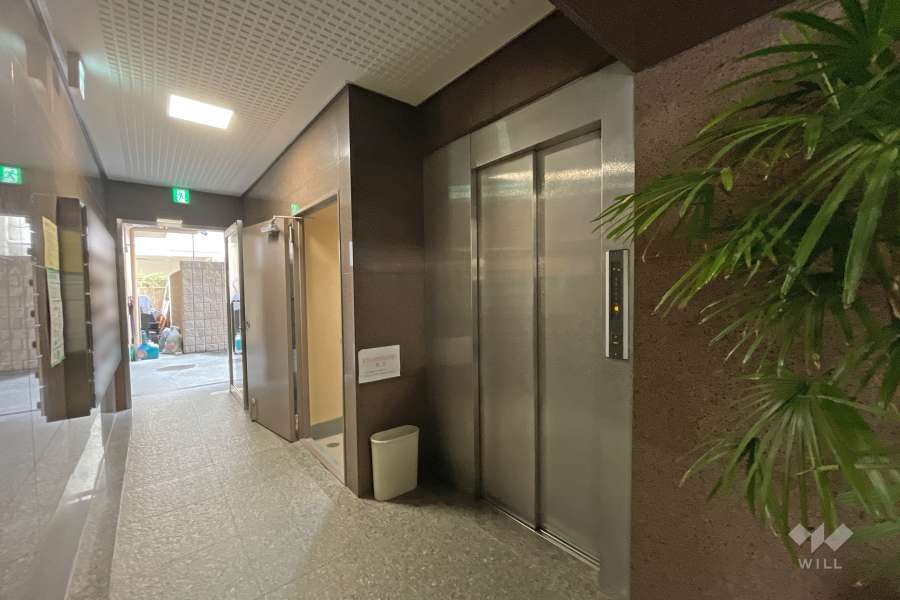 共用のエレベーター