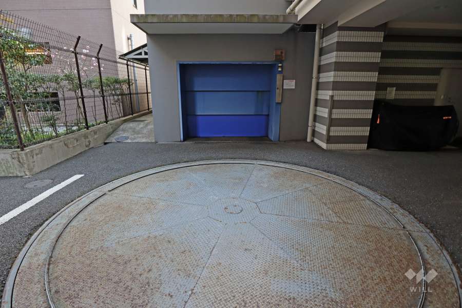 敷地内駐車場（屋内機械式）