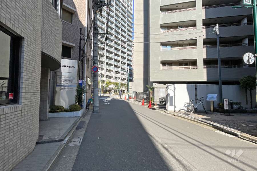 敷地北西側の前面道路