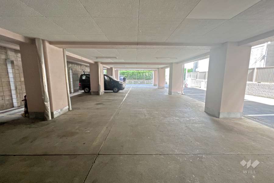 敷地内駐車場（屋内平面式）