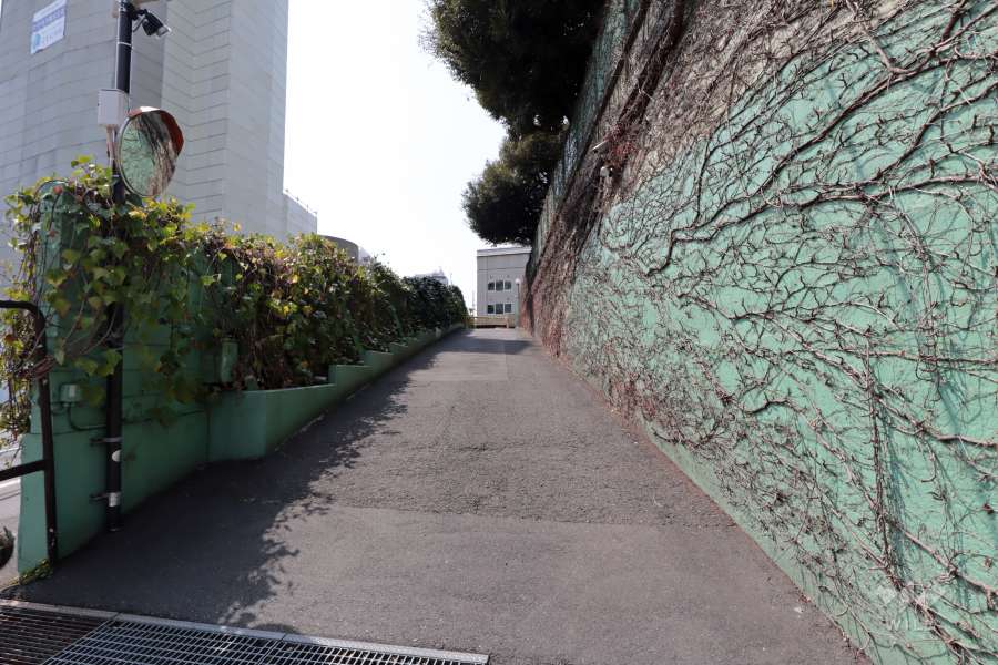 駐車場の出入り口　