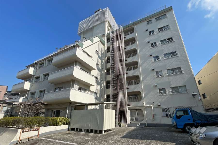 日商岩井恵比寿マンションの外観（西側から）